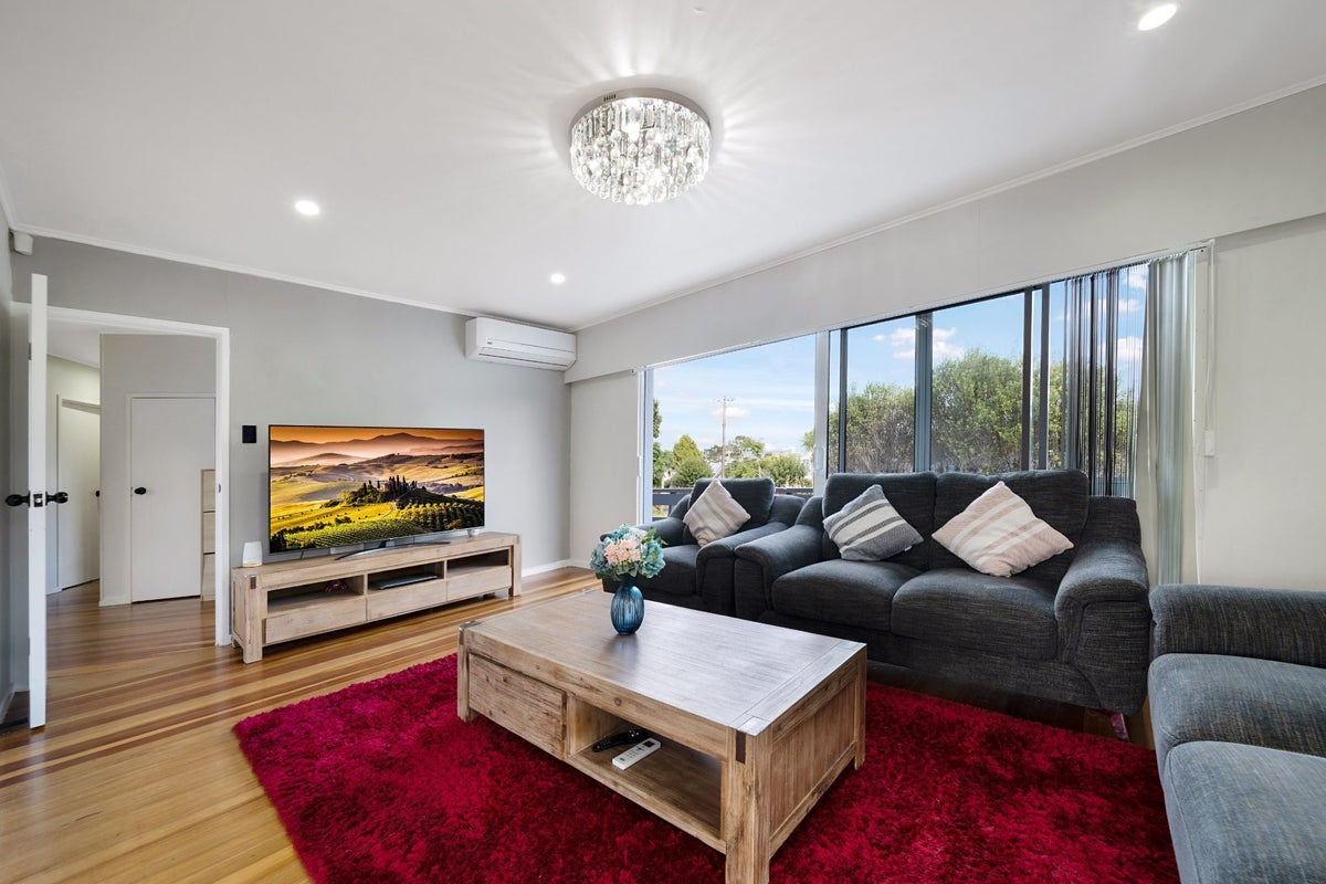 53 Chorley Avenue, Massey, Auckland - Carousel 2