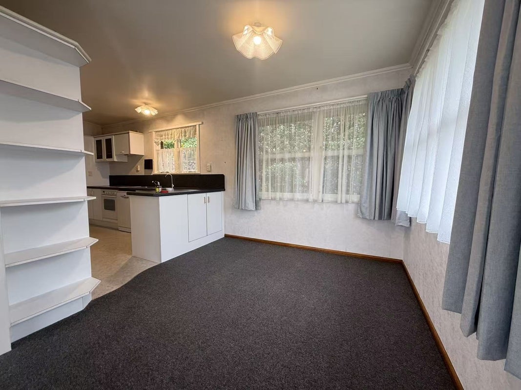 65 Fenwick Crescent, Hillcrest, Hamilton - Carousel 2