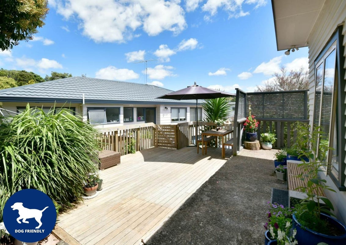 2/596 Whangaparaoa Road, Stanmore Bay, Whangaparaoa - Carousel 1