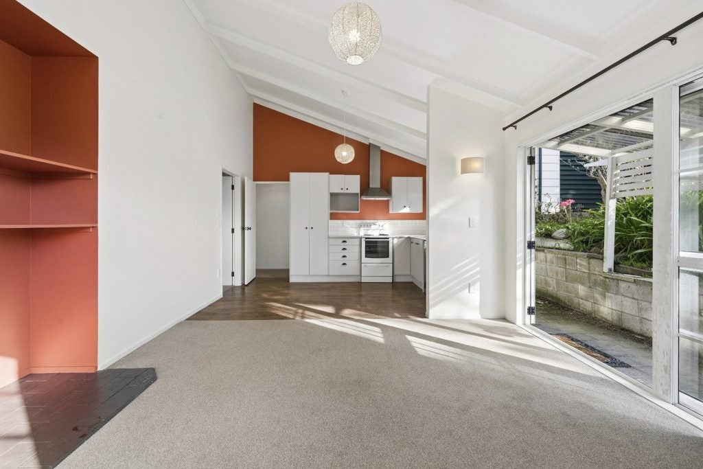 35 William Street, Waikanae Beach, Waikanae - Carousel 2
