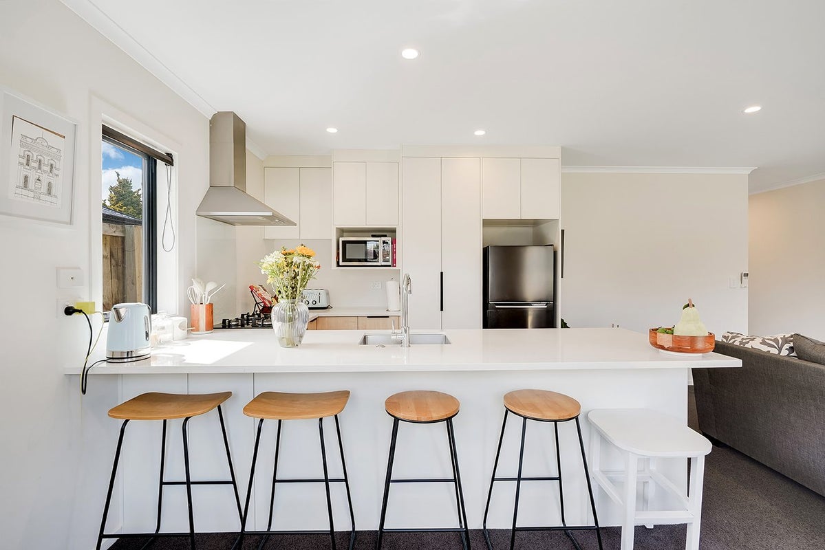 2/11 Forster Avenue, Hillcrest, Hamilton - Carousel 2