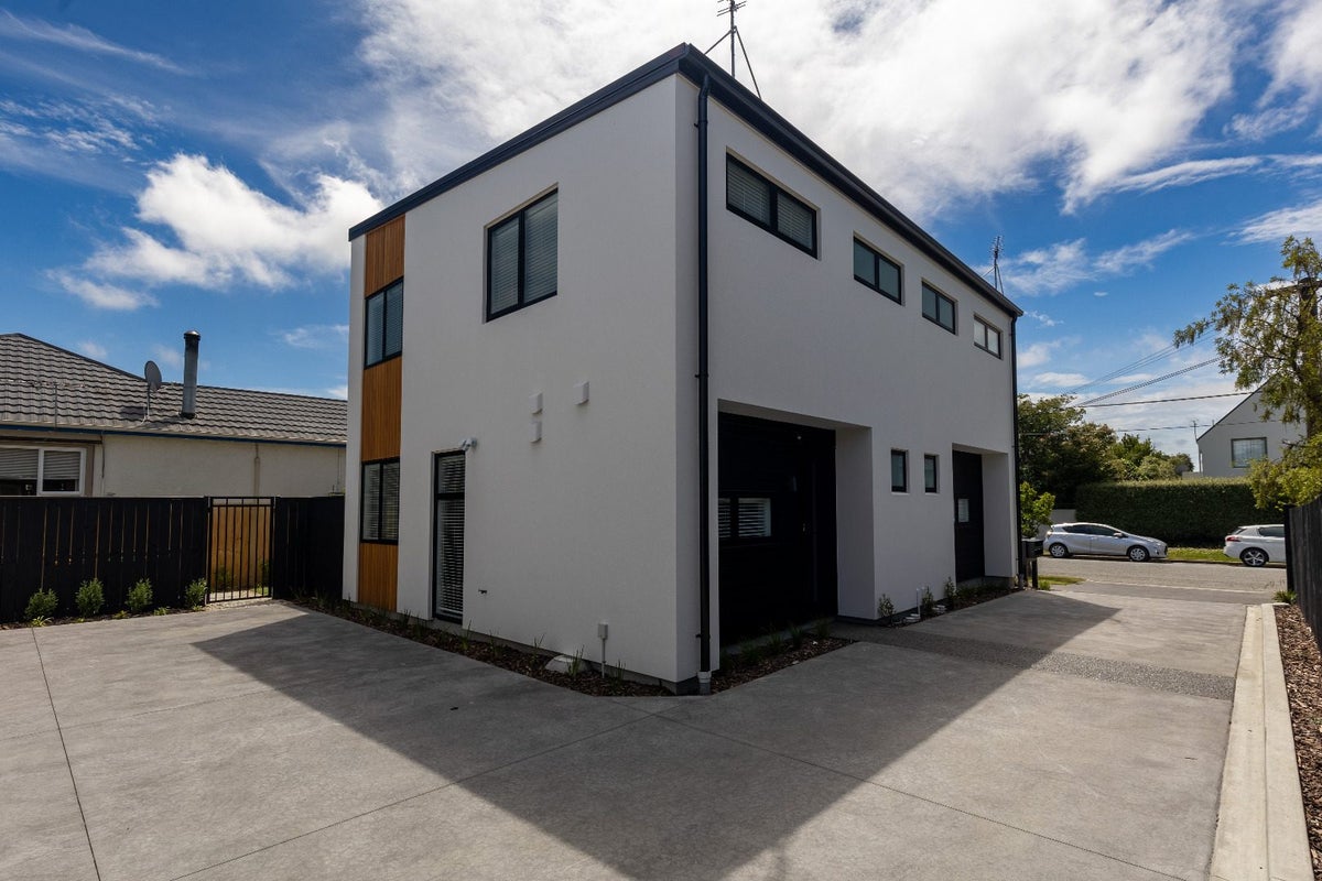 2/14 Crohane Place, Addington, Christchurch - Carousel 1