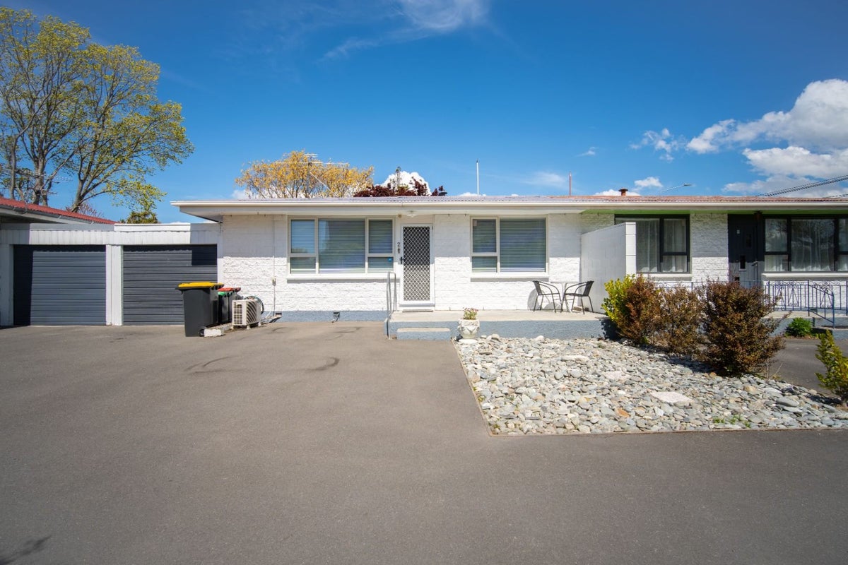 2/458 Barbadoes Street, Edgeware, Christchurch - Carousel 1