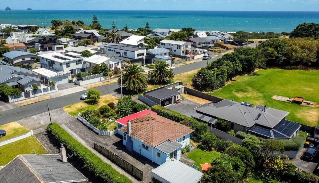 17 Record Street, Fitzroy, New Plymouth - Carousel 2