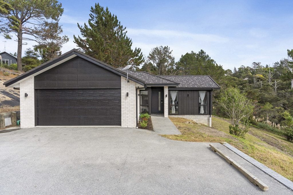 52 Scott Road, Stanmore Bay, Whangaparāoa - Carousel 1