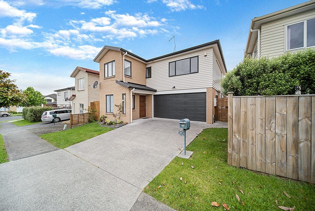 6 Erica Road, Flat Bush, Auckland - Carousel 2