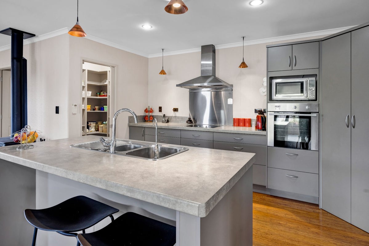 12B Marlin Terrace, Bell Block, New Plymouth - Carousel 2