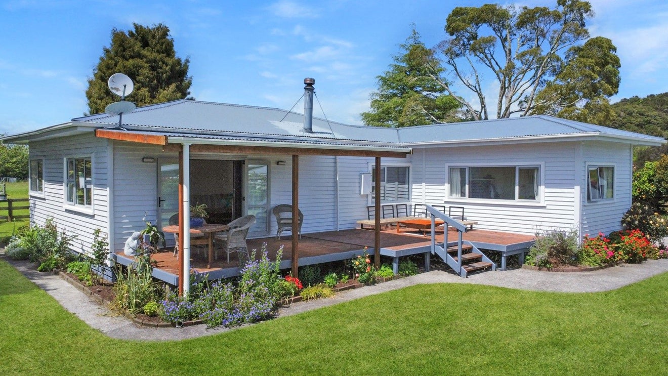 1009 White Pine Bush Road, Taneatua, Whakatane - Carousel 2