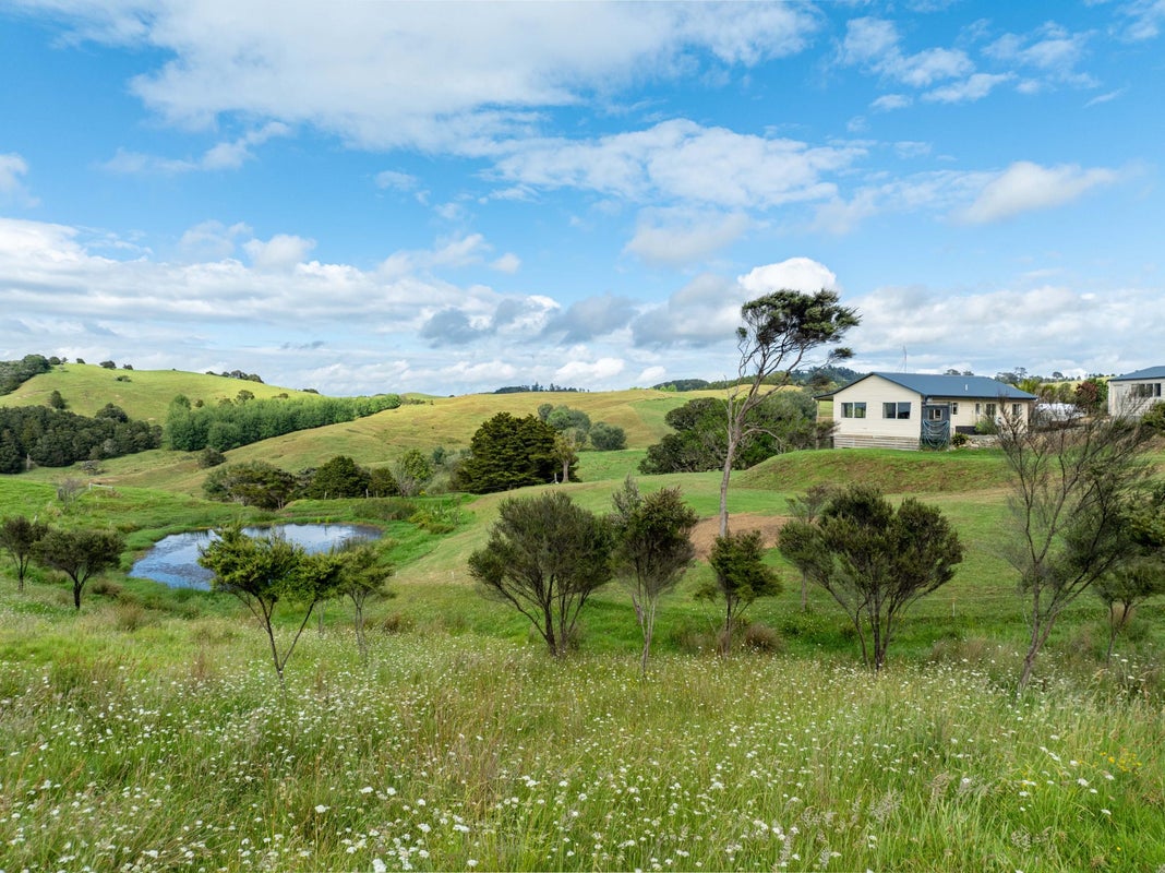 142 Heatley Road, Maungaturoto - Carousel 1