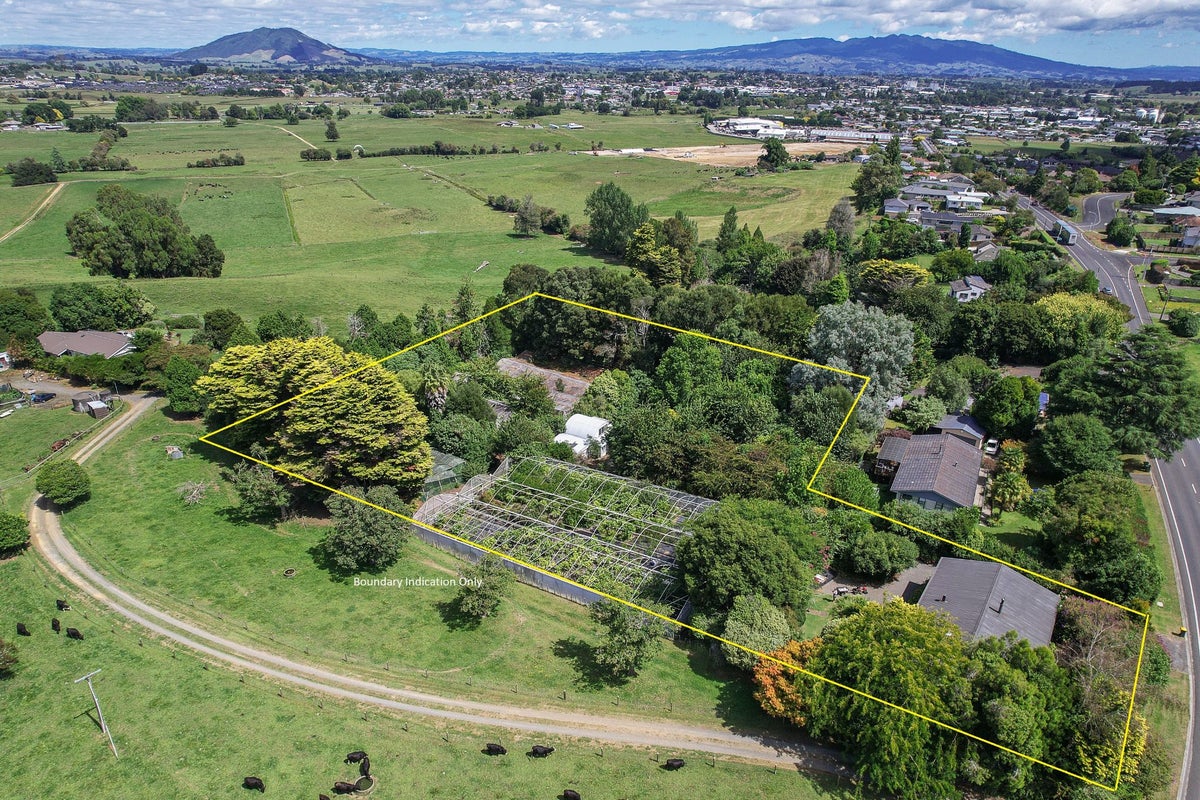 1820 Cambridge Road, Te Awamutu, Te Awamutu - Carousel 1