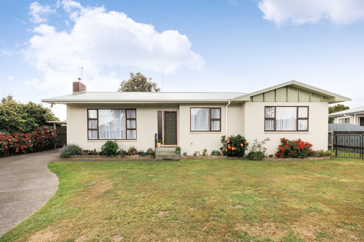 3 Hurley Place, Awapuni, Palmerston North - Carousel 23
