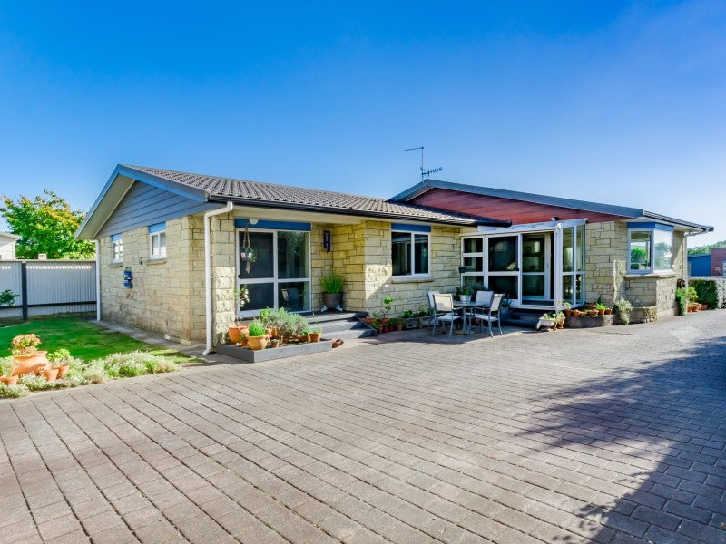 30 Rutherford Drive, Waikanae Beach, Waikanae - Carousel 1