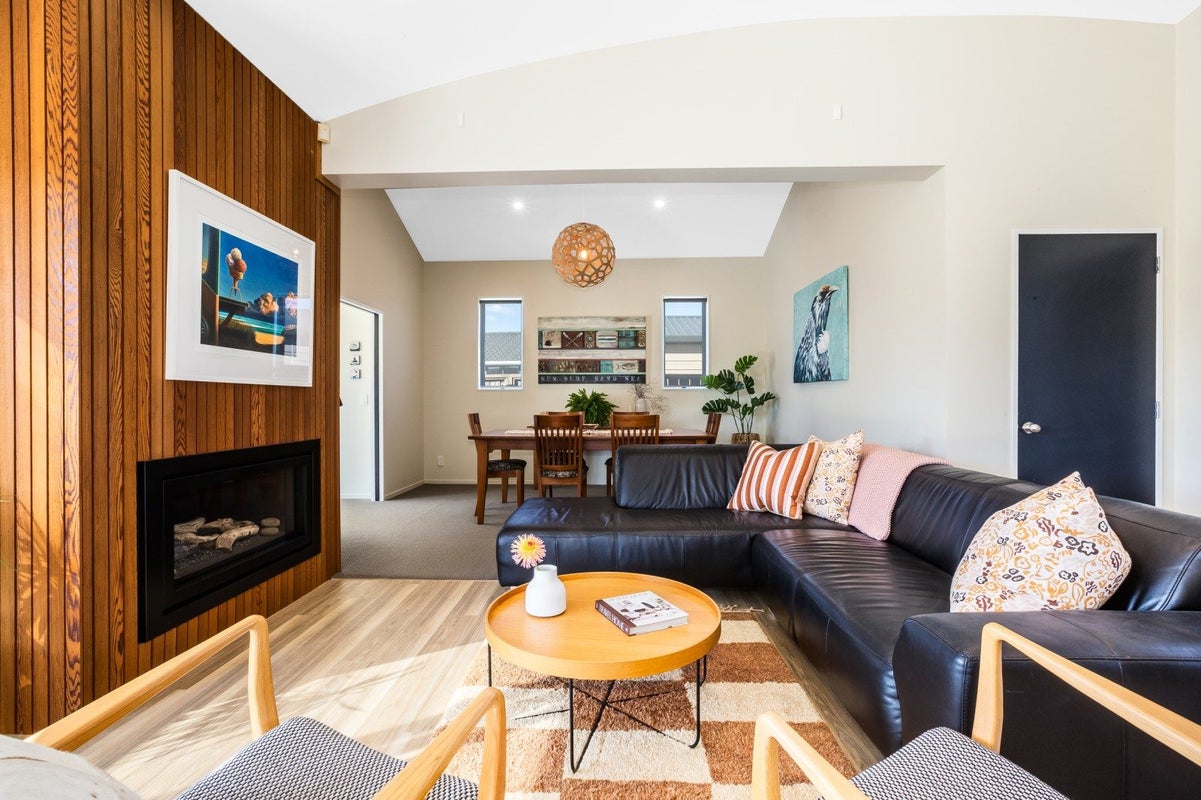 141 Field Way, Waikanae Beach, Waikanae - Carousel 2