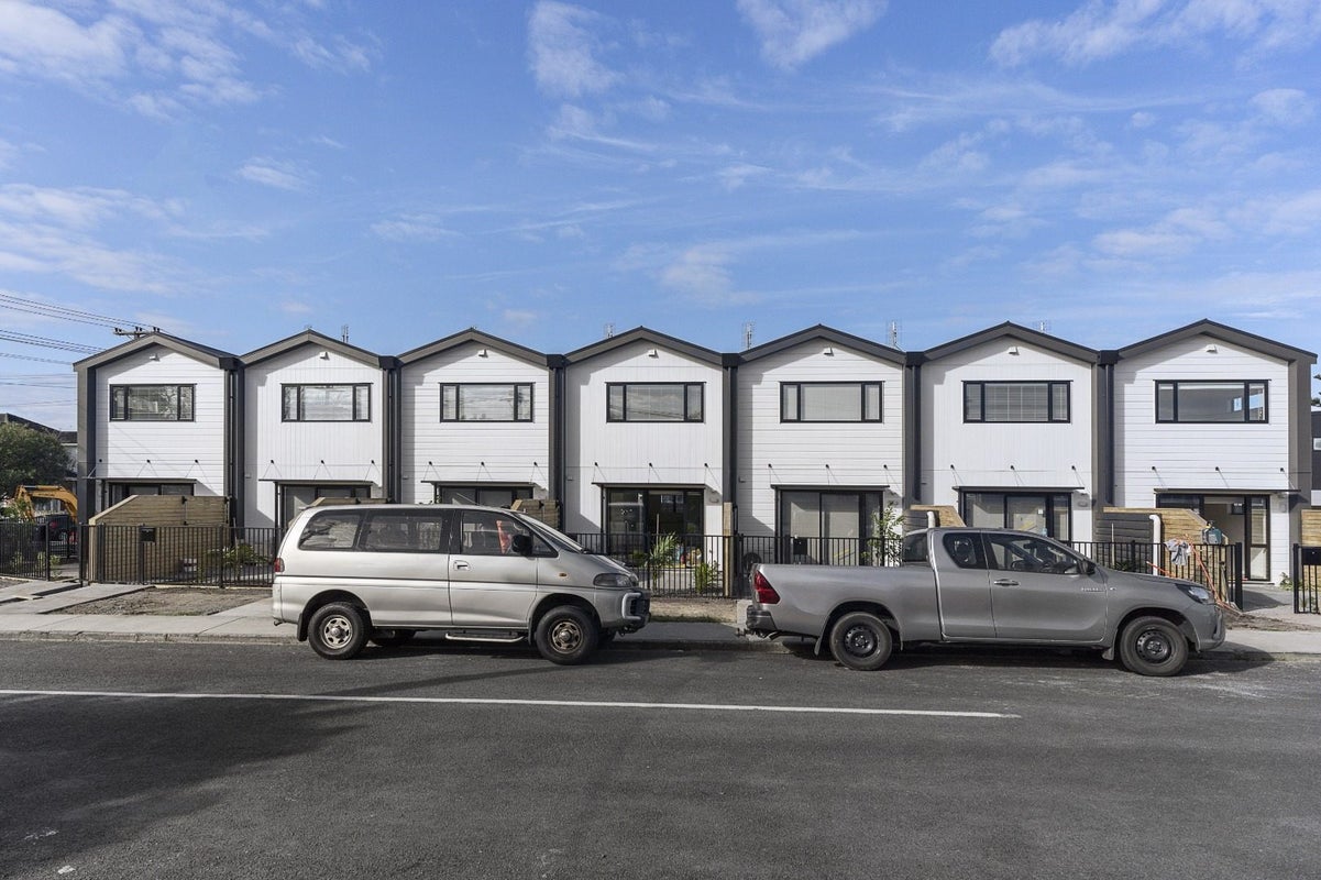 2B Stokes Avenue, Te Atatu Peninsula, Auckland - Carousel 11