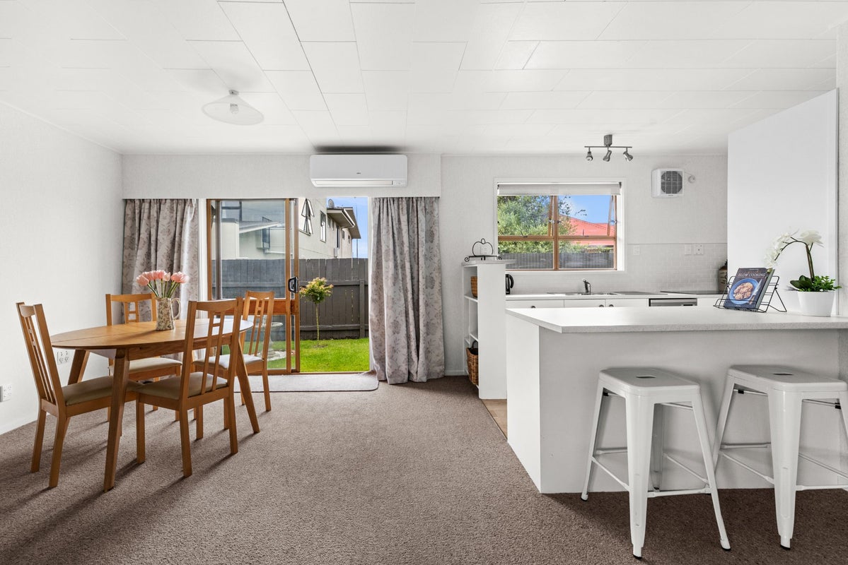 2/32 Meeanee Quay, Westshore, Napier - Carousel 2