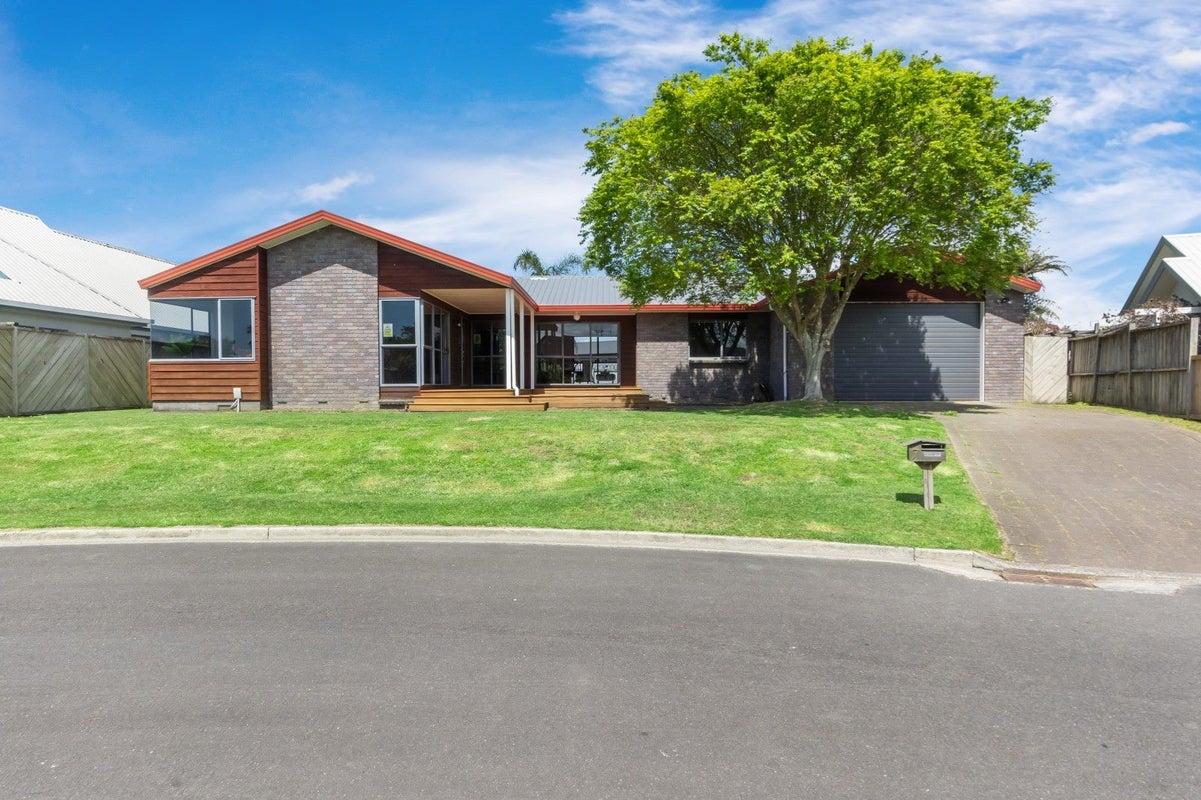 7 Earls Court, Hillcrest, Hamilton - Carousel 2
