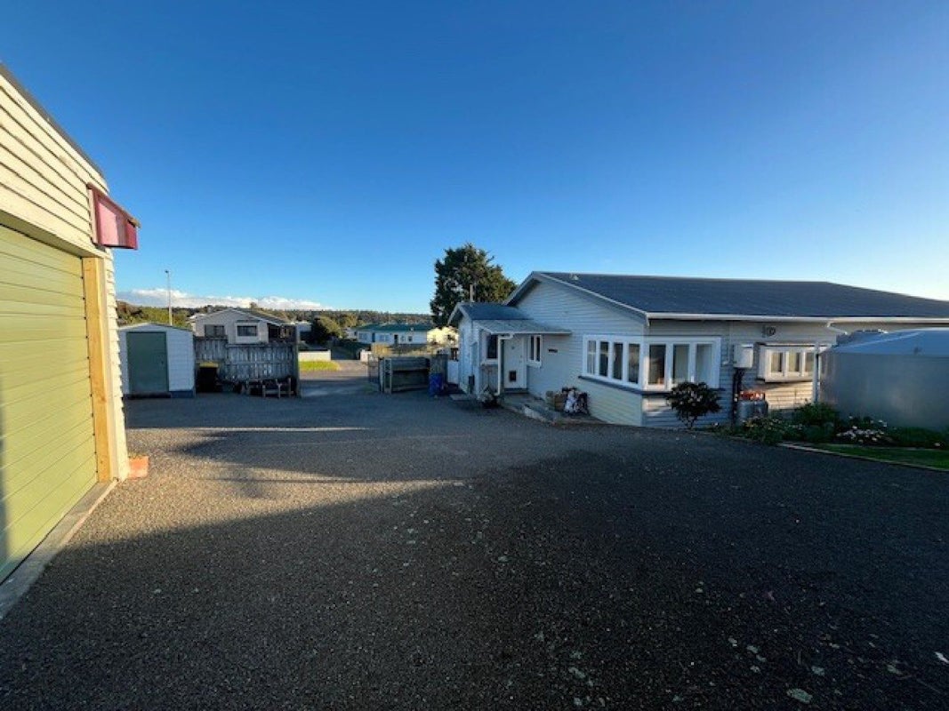 62 Kahukura Avenue, Waitarere Beach, Levin - Carousel 1