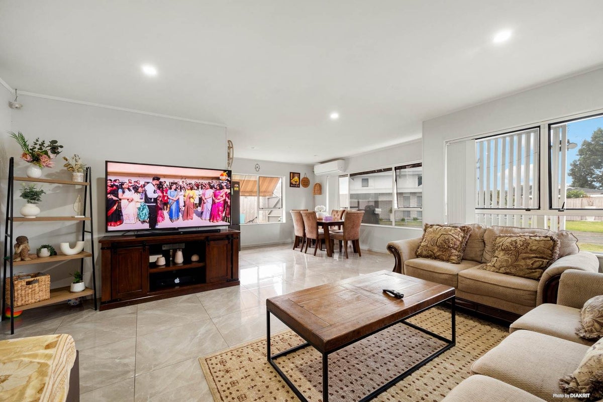 2/51 Great South Road, Takanini, Auckland - Carousel 2