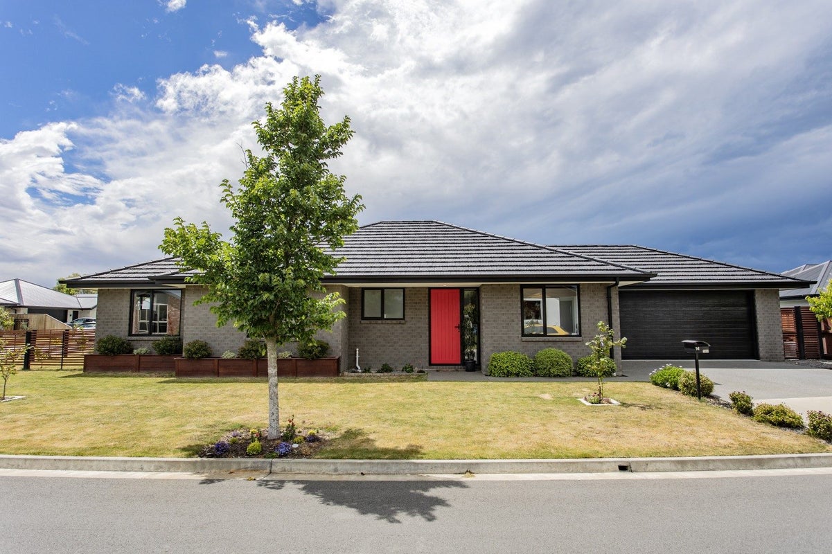 14 Tara Crescent, Woodend, Woodend - Carousel 17