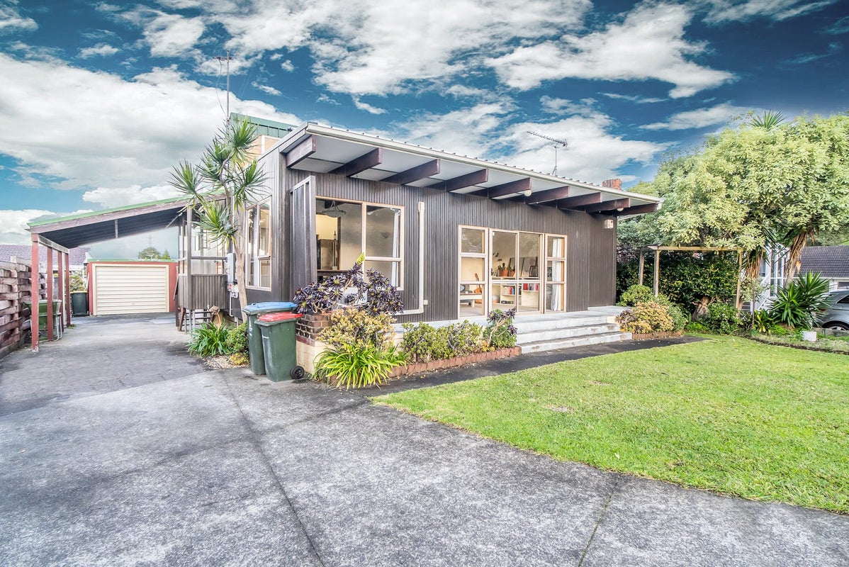 77A Belfast Street, Hillsborough, Auckland - Carousel 1