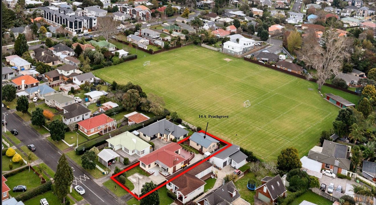 14 Peachgrove Road, Te Atatu Peninsula, Auckland - Carousel 2
