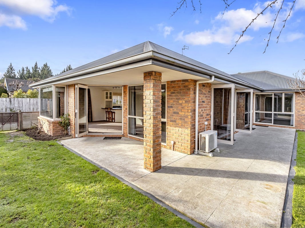 8 Len Hale Place, Parklands, Christchurch - Carousel 1