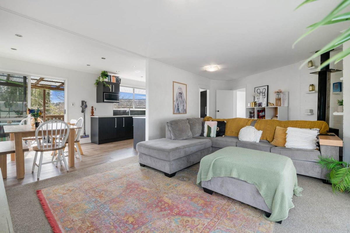5 Cockayne Crescent, Sunnynook, Auckland - Carousel 2