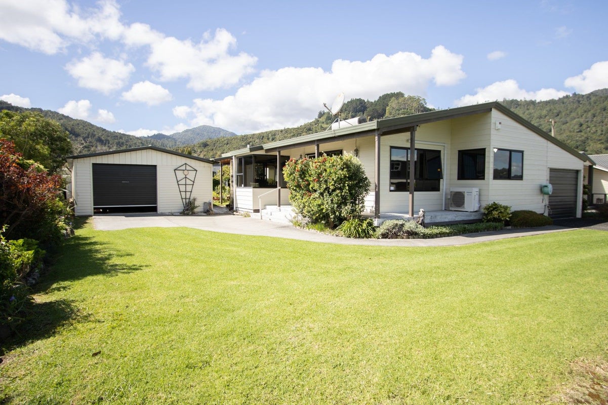 8 Seaview Avenue, Te Puru, Thames - Carousel 2