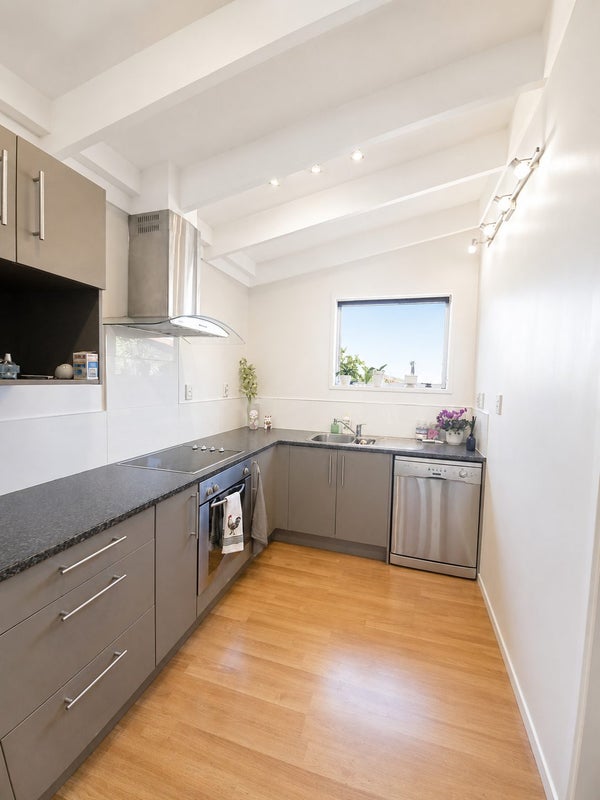 5 Bishopgate Street, Birkdale, Auckland - Carousel 2