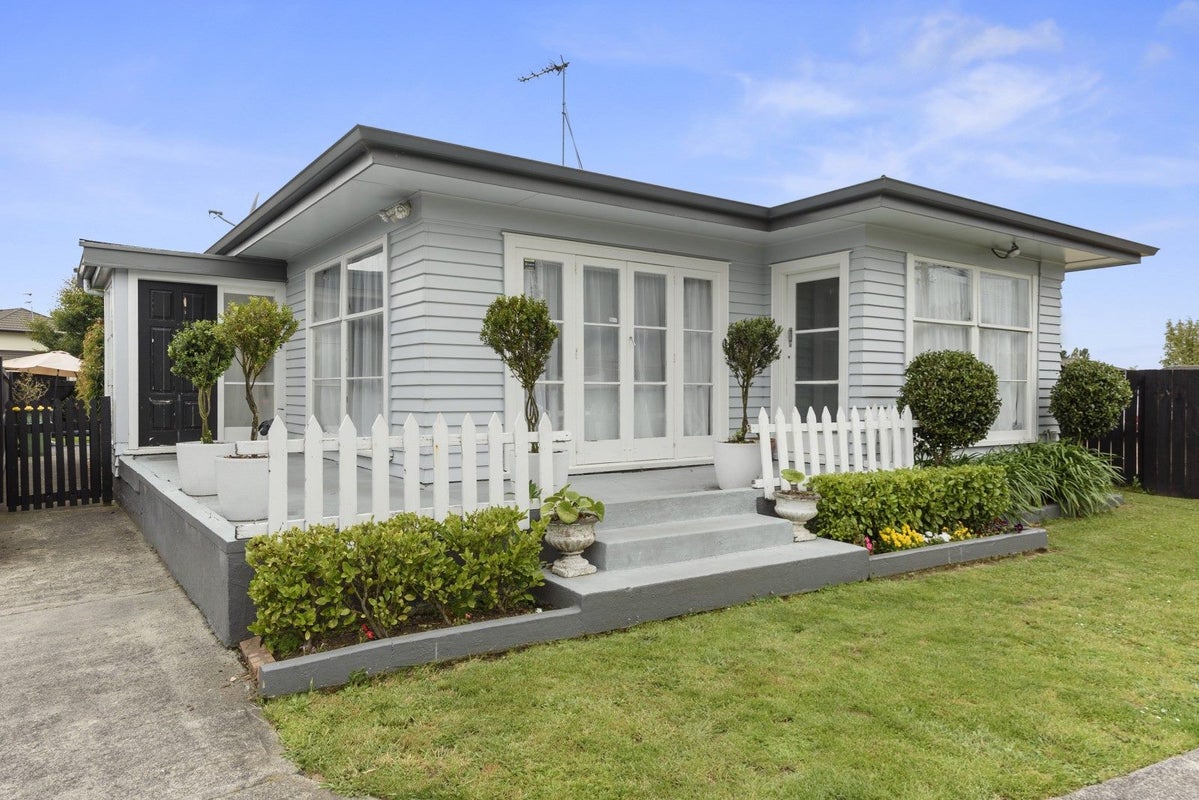 297 Cambridge Road, Hillcrest, Hamilton - Carousel 1