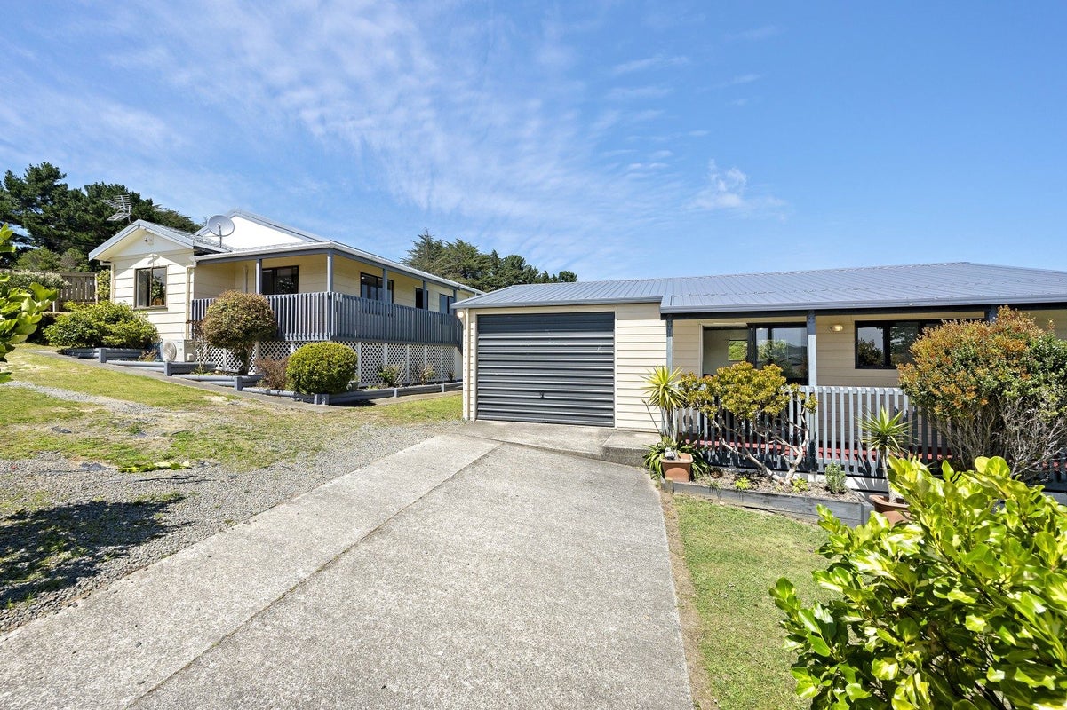 30 Rose Street, Ranui, Porirua - Carousel 1