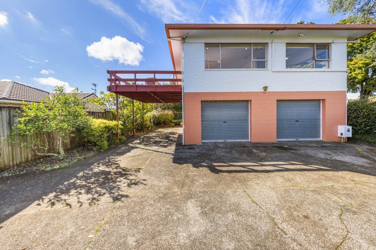 8A Matata Street, Blockhouse Bay, Auckland - Carousel 1