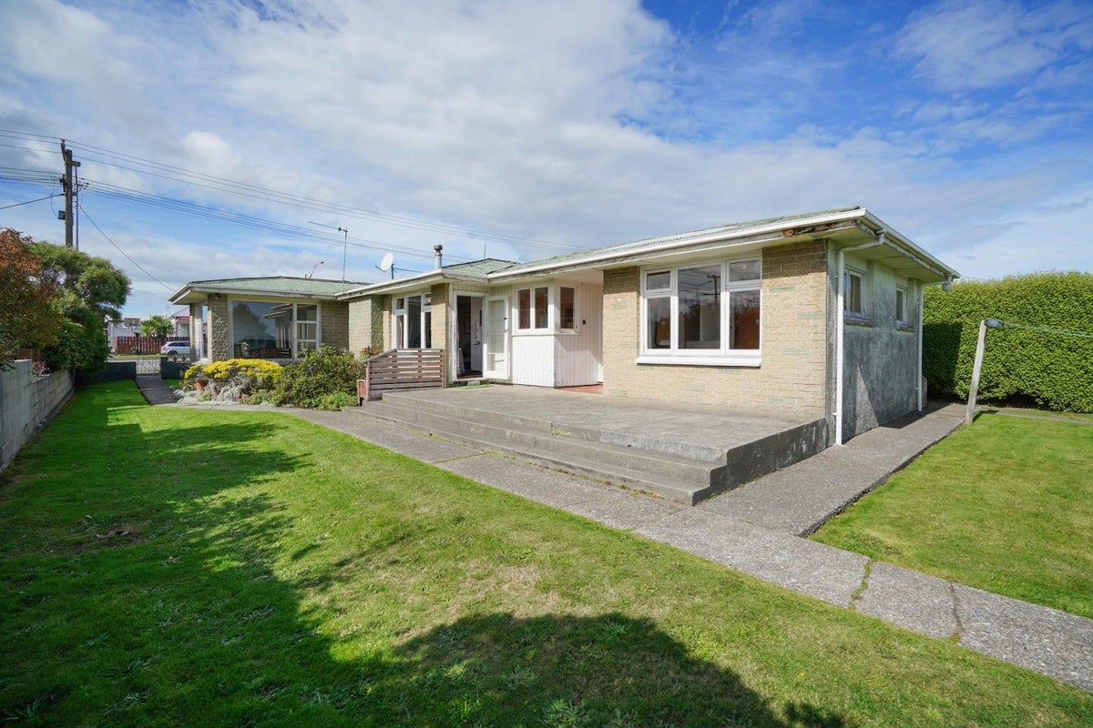 16 Dunbeath Crescent, Kew, Invercargill - Carousel 1