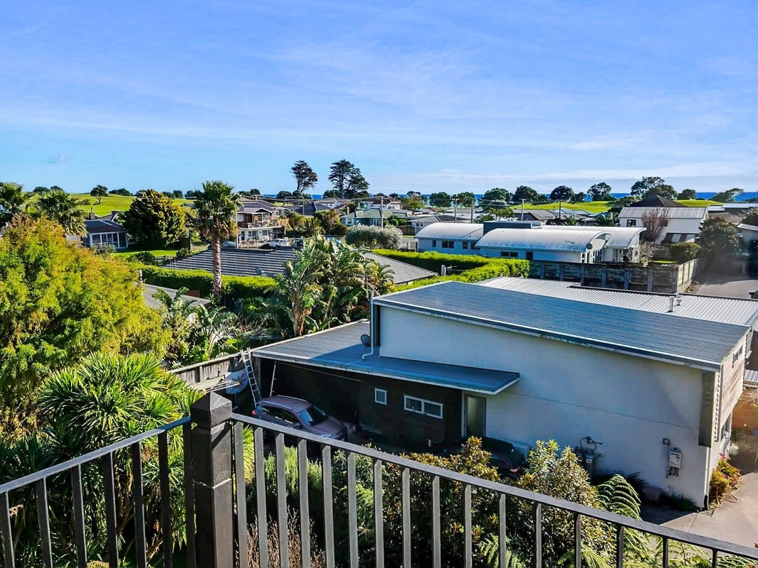 5 Chatswood Grove, Fitzroy, New Plymouth - Carousel 2