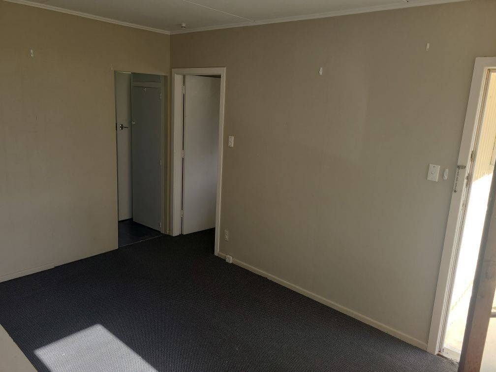 1-10/8 Hamilton Street, East Gore, Gore - Carousel 3