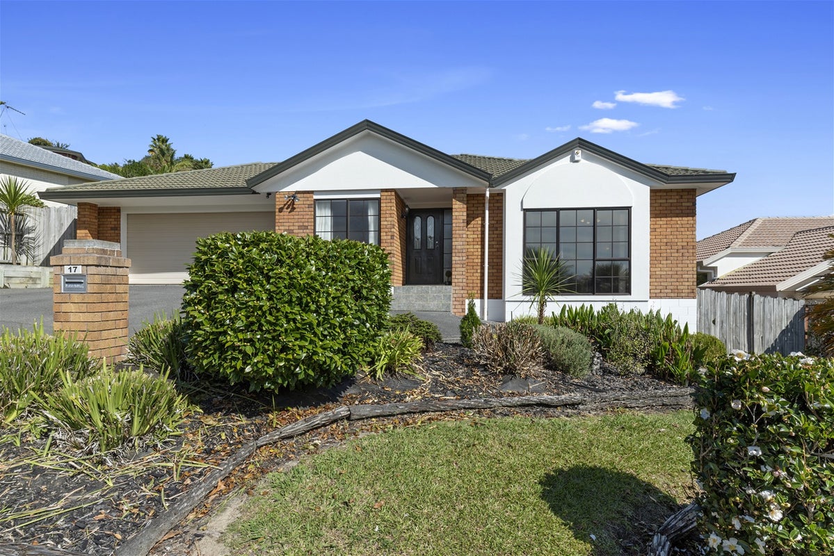 17 Carnmore Place, Torbay, Auckland - Carousel 1