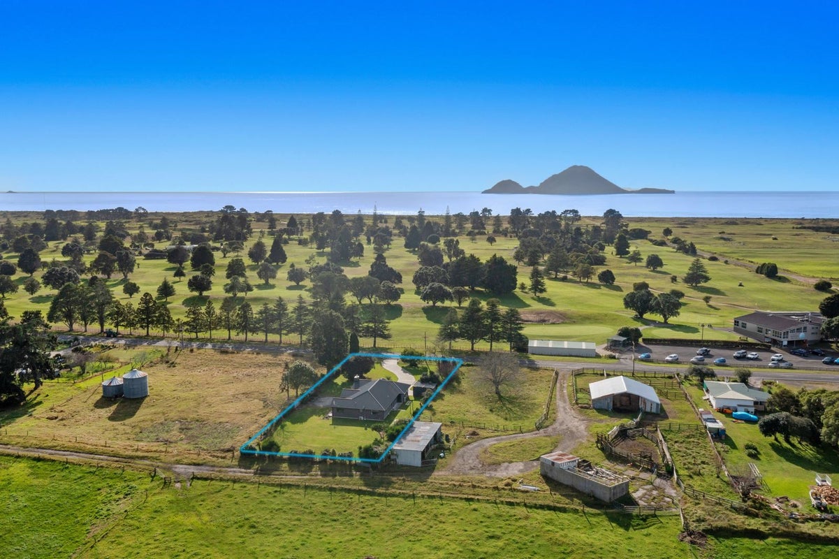 21 Aerodrome Road, Thornton, Whakatane - Carousel 1