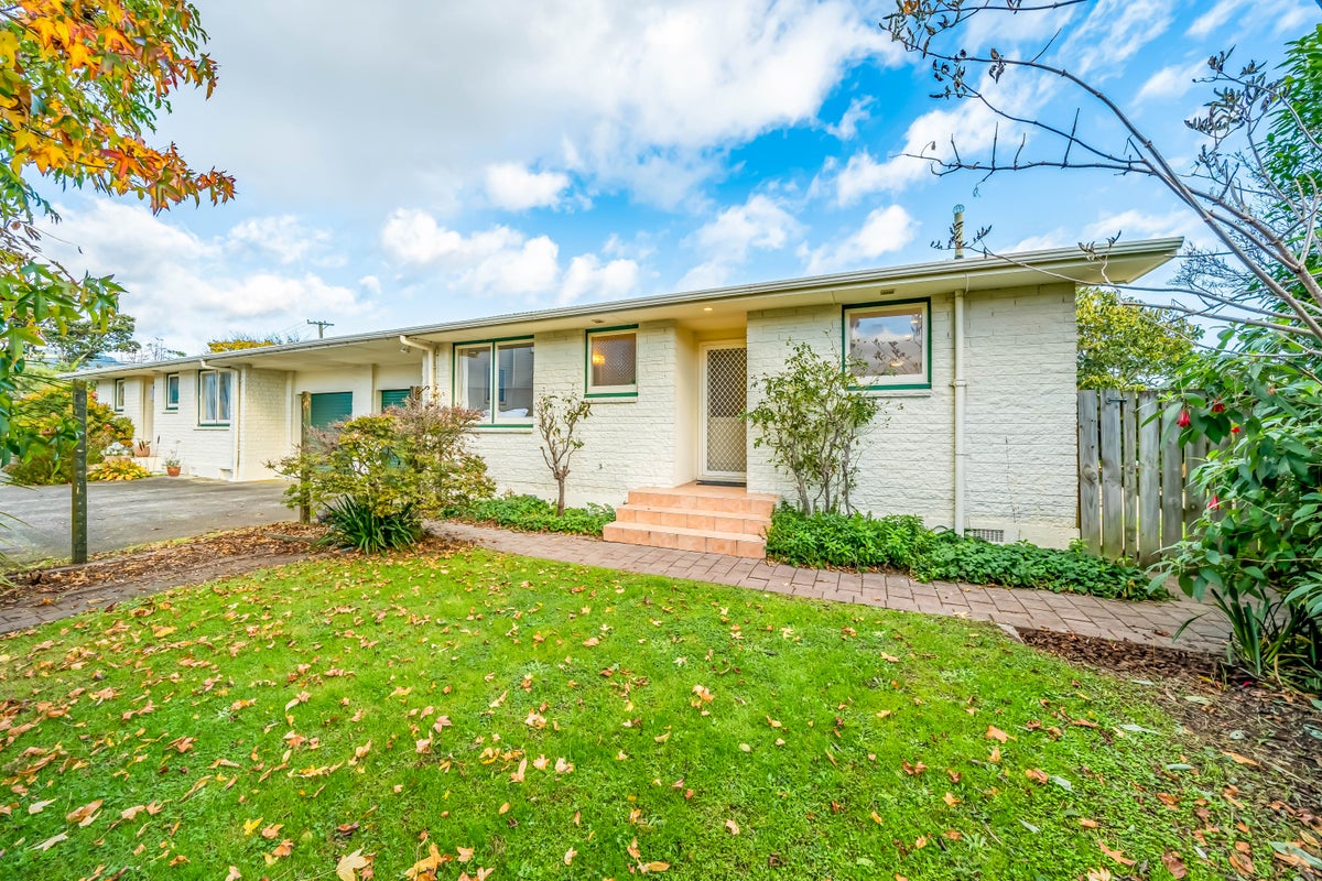 42B Avalon Crescent, Avalon, Lower Hutt - Carousel 1
