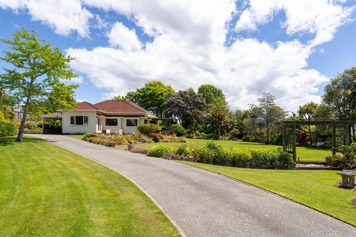 18 Cliff Road, Tasman, Upper Moutere - Carousel 31
