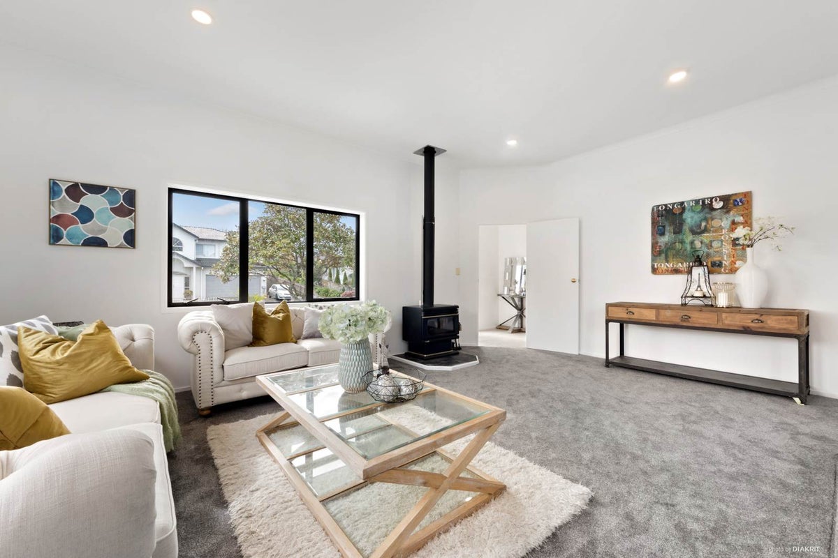 11 Bob Charles Drive, Golflands, Auckland - Carousel 1