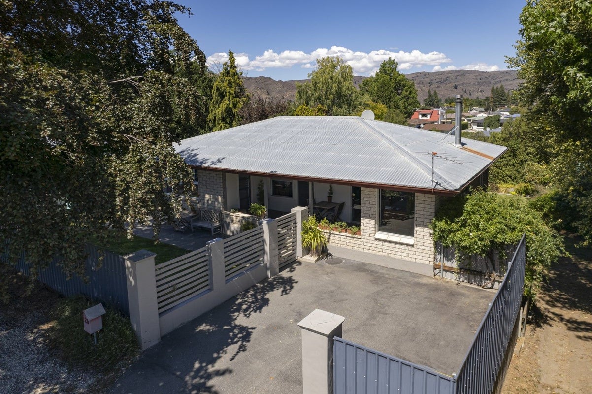20 Royal Terrace, Alexandra, Alexandra - Carousel 1