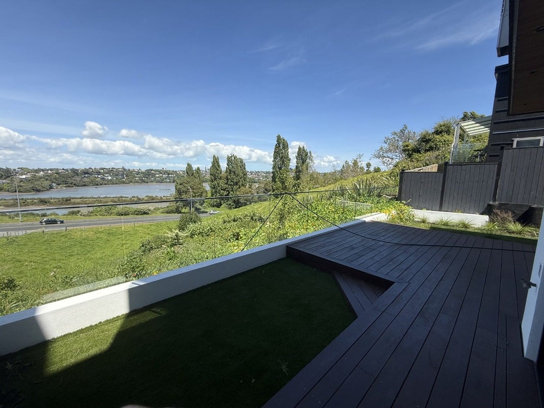 1/49A Ngaio Street, Orakei, Auckland - Carousel 24