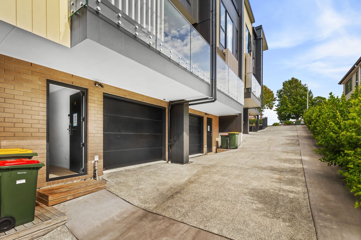 4/53 Drake Street, Howick, Auckland - Carousel 17