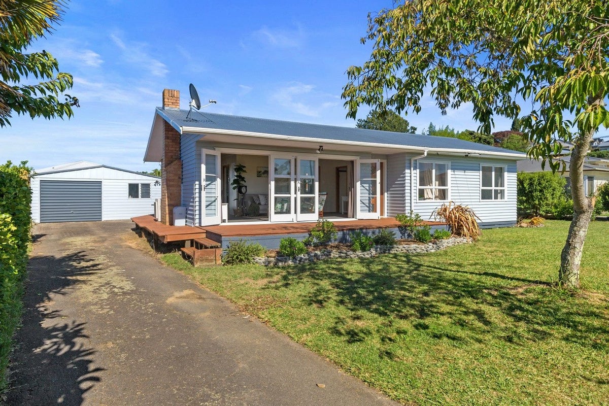 35 Montgomery Crescent, Bader, Hamilton - Carousel 1