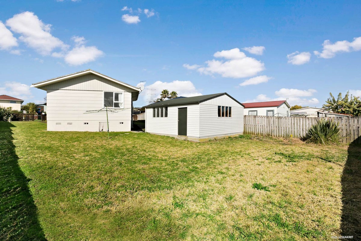 35 Zelda Avenue, Clover Park, Auckland - Carousel 2