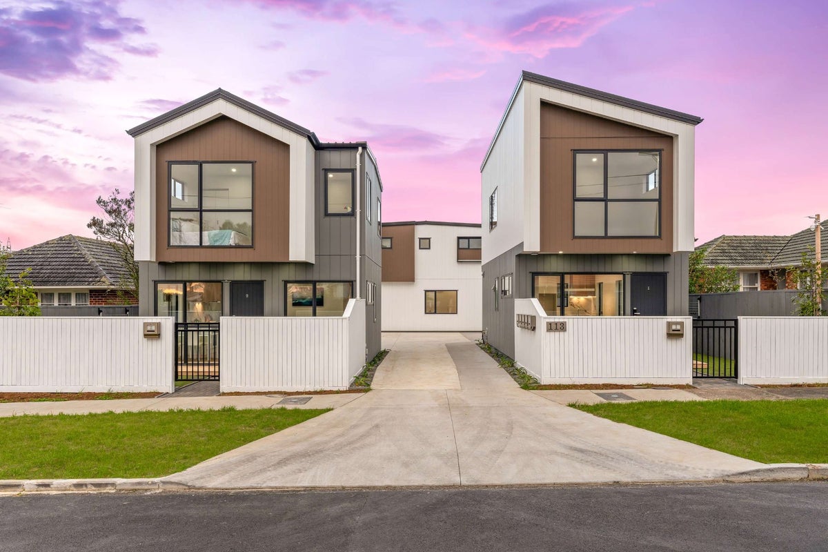 2/113 Flanshaw Road, Te Atatu South, Auckland - Carousel 10