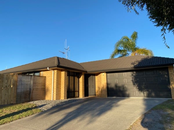 12 Parkwood Place, Papamoa Beach, Papamoa - Carousel 1