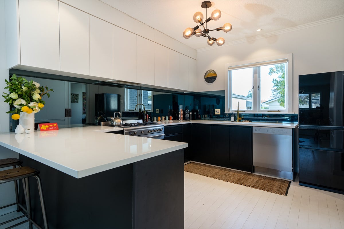 20 Bond Street, Hamilton East, Hamilton - Carousel 2