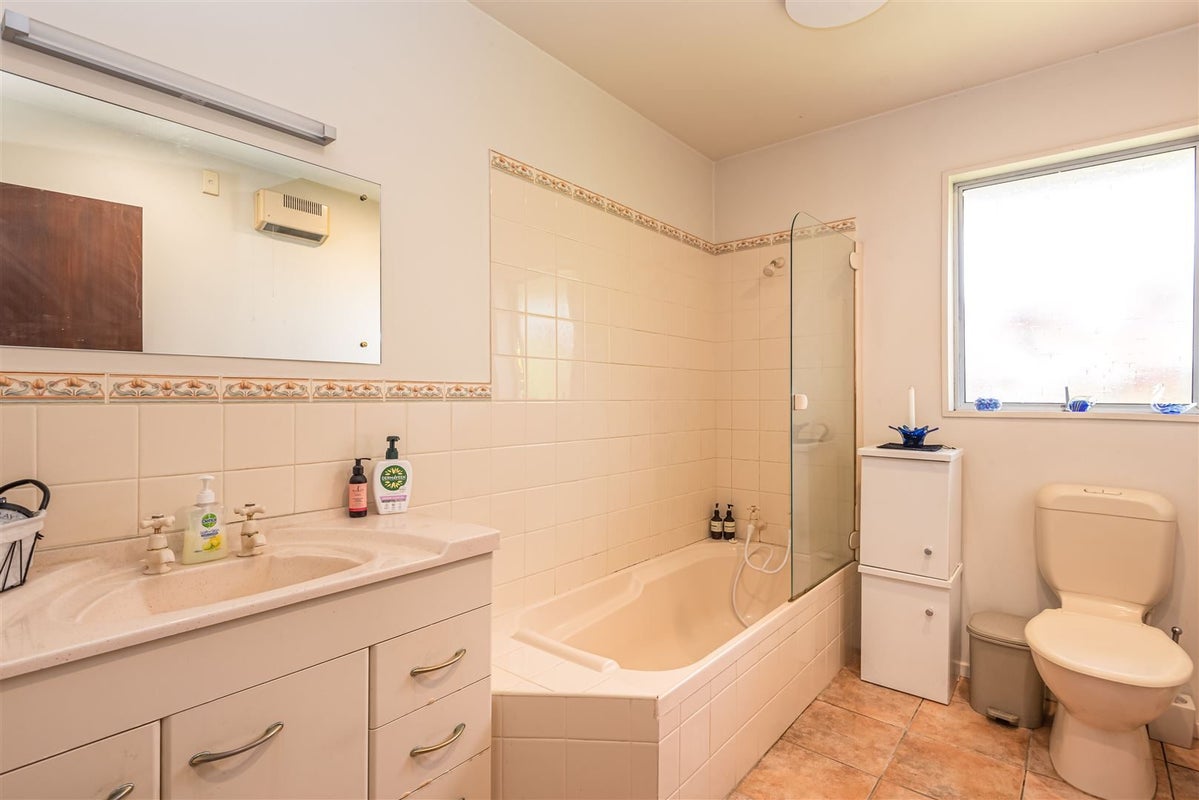 2/25 Avonhead Road, Avonhead, Christchurch - Carousel 12