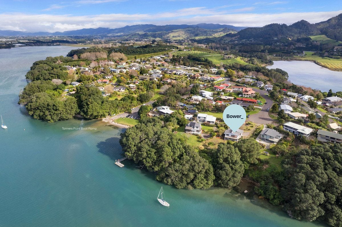 22 Giles Way, Tanners Point, Katikati - Carousel 1